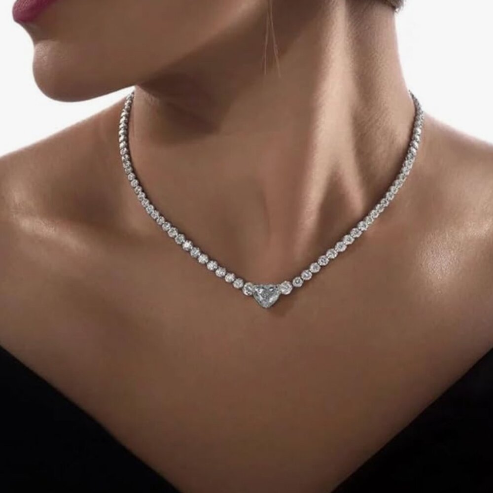 Silver Heart Sparkling Necklace - Picture 4 of 4